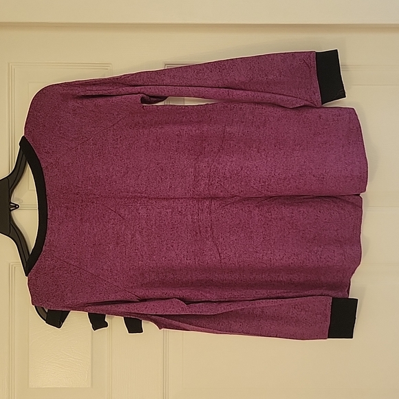 Cold shoulder purple marble top Medium - Picture 4 of 5